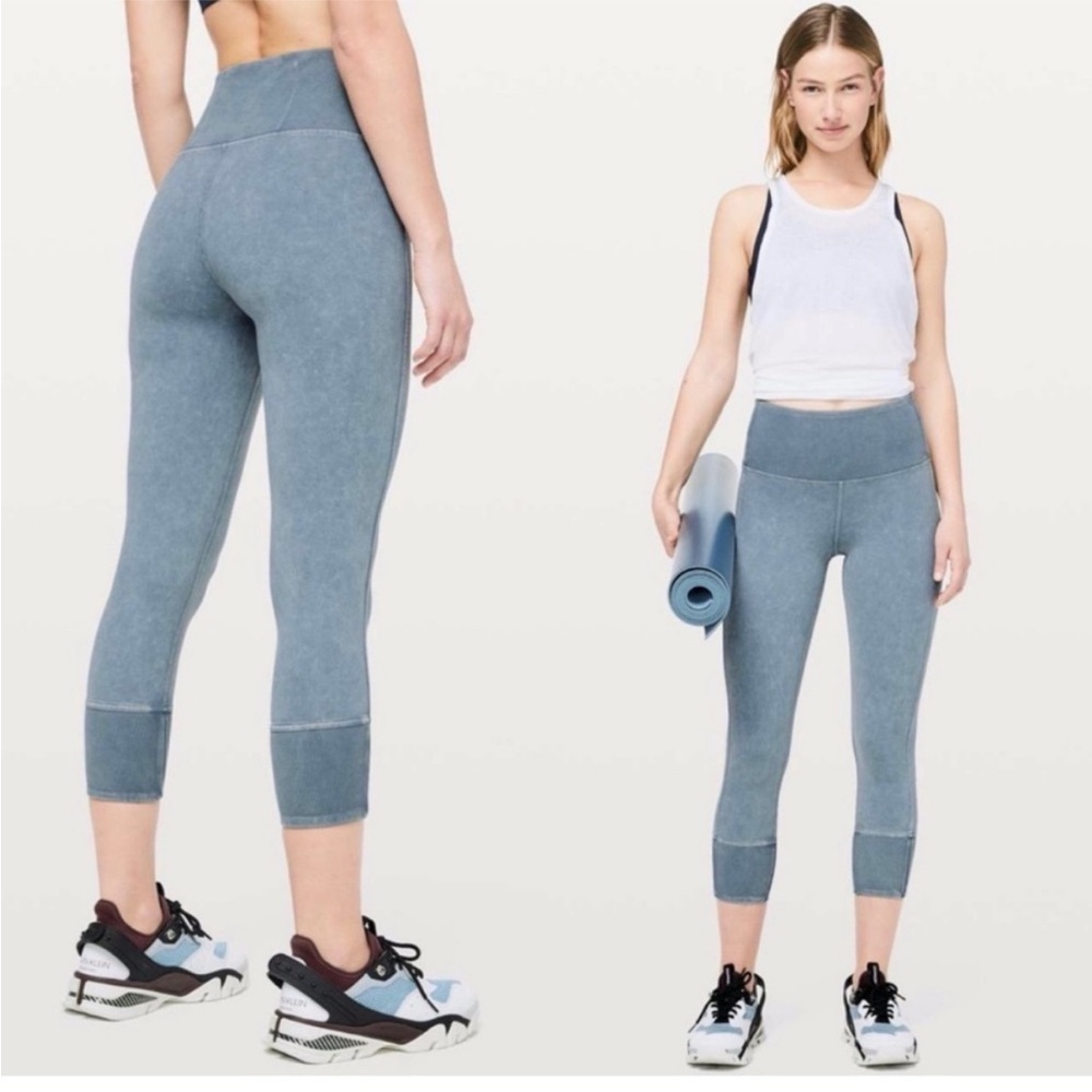 LULULEMON Wunder Under Ribbed 23” Crop Workout Leggings in Washed Moon Blue
